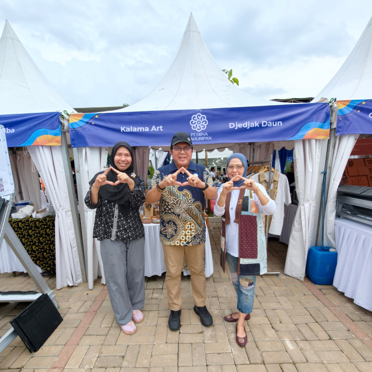 Foto Bersama dengan Peserta UMKM Binaan DPK APINDO Kabupaten Bogor pada Acara Akad Massal Rumah Subsidi, Lounching Pesona Kahuripan 12 dan Survey serentak 1000 peserta
